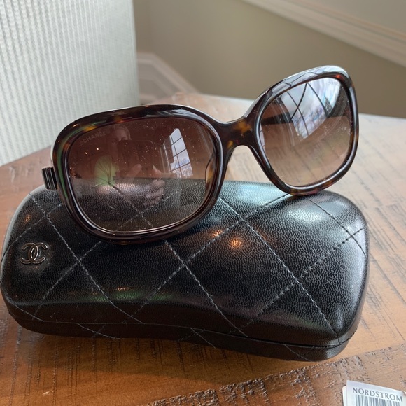 chanel bow glasses